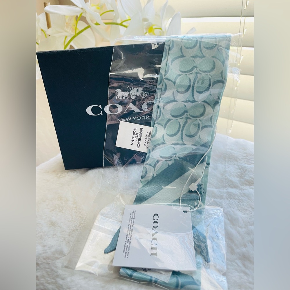 COACH C8363 Signature Silk Skinny Scarf 100% Silk NWT- Light Blue - Picture 2 of 3